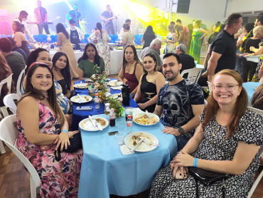 Foto 155: Funcionários Municipais de Quatá são homenageados com festa