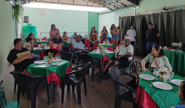 Notícia Em clima de Natal, Residência Terapêutica participa de confraternização