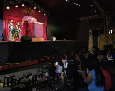 Foto 24: Quatá recebe Palco Móvel Emcena Brasil Edição Certame