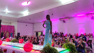 Foto 194: Candidata de Quatá vence Concurso Miss Terceira Idade Regional 2025