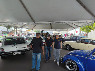 Foto 96: 3º Encontro de Carros Antigos e Motociclistas reúne centenas de expositores em Quatá
