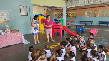 Foto 116: Volta às Aulas em Quatá: Alunos recebem Kit Escolar e Mimo especial