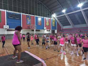 Foto 65: Aulão de Zumba e Ritmos: em especial ao Outubro Rosa!
