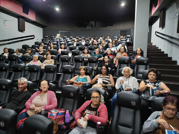 Foto 27: De olho na tela: Grupos do CRAS de Quatá vão ao cinema