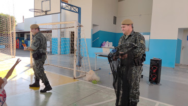 Foto 23: Palestra de conscientização sobre o combate ao tráfico de animais silvestres