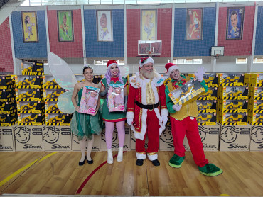 Notícia Especial de Natal: entrega de brinquedos