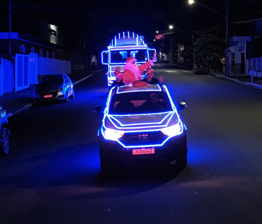 Foto 4: Natal de Luz da G10 Concreto leva carreata natalina às ruas de Quatá