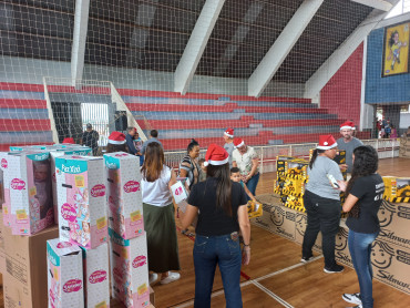 Foto 127: Especial de Natal: entrega de brinquedos