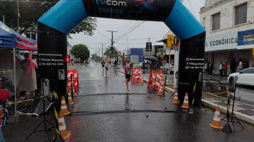 Foto 12: 5ª TVCom Running - Corrida de Pedestres em comemoração ao aniversário de Quatá