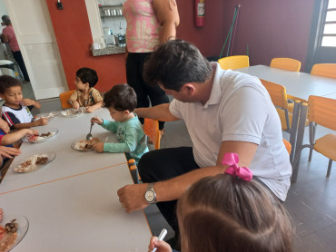 Foto 98: Churrasco marca as comemorações alusivas ao Dia das Crianças