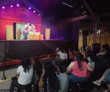 Foto 111: Quatá recebe Palco Móvel Emcena Brasil Edição Certame