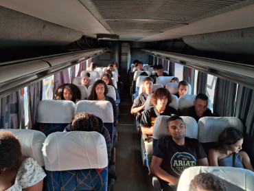 Foto 2: Diversão e Cultura: Alunos da Etec de Quatá vão ao Cinema do Prudenshopping