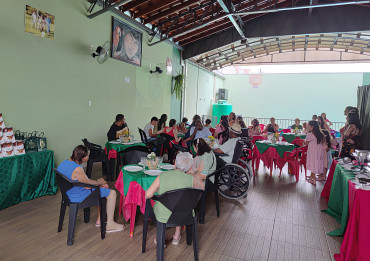 Foto 22: Em clima de Natal, Residência Terapêutica participa de confraternização