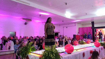 Foto 209: Candidata de Quatá vence Concurso Miss Terceira Idade Regional 2025