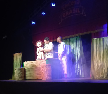 Foto 114: Quatá recebe Palco Móvel Emcena Brasil Edição Certame