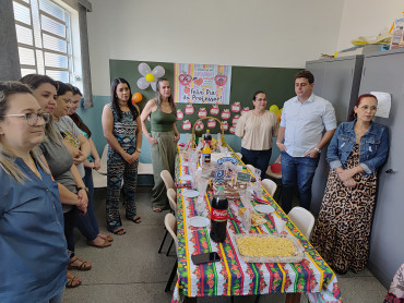 Foto 25: Professores da Rede Municipal recebem homenagem pelo Dia do Professor