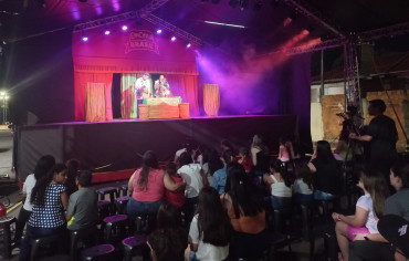 Foto 109: Quatá recebe Palco Móvel Emcena Brasil Edição Certame