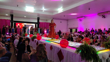 Foto 183: Candidata de Quatá vence Concurso Miss Terceira Idade Regional 2025