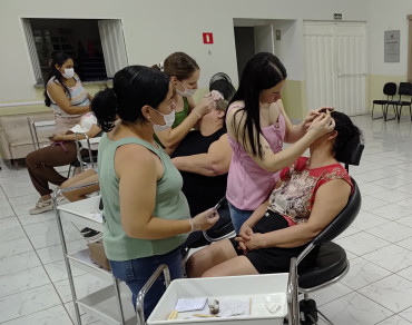 Foto 9: Curso de Design de Sobrancelha 