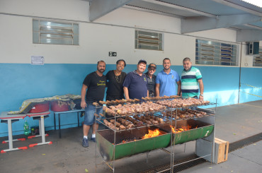 Foto 167: Churrasco marca as comemorações alusivas ao Dia das Crianças