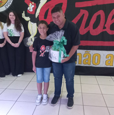 Foto 196: Alunos dos 5º anos de Escolas Municipais recebem certificado do Proerd