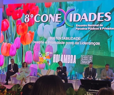 Foto 3: Prefeito de Quatá participa da 8ª Conexidades em Holambra/SP