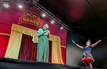Foto 63: Quatá recebe Palco Móvel Emcena Brasil Edição Certame