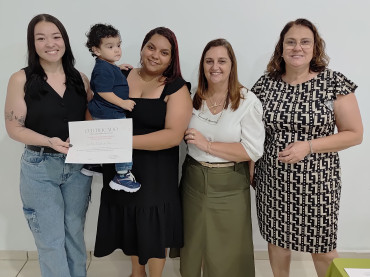 Foto 69: Entrega de certificados marca encerramento de cursos profissionalizantes em Quatá