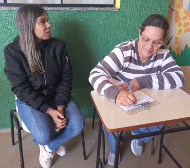 Foto 4: Funcionários de Escolas e Creches recebem ações de prevenção do Outubro Rosa