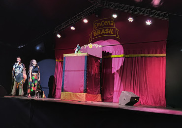 Foto 25: Quatá recebe Palco Móvel Emcena Brasil Edição Certame