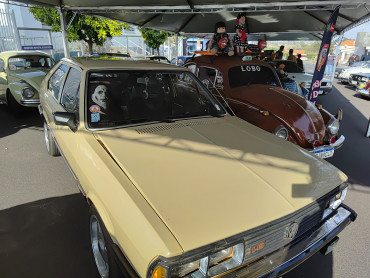 Foto 15: 3º Encontro de Carros Antigos e Motociclistas reúne centenas de expositores em Quatá