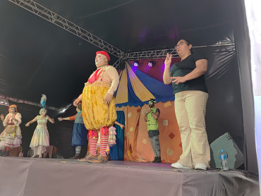 Foto 169: Quatá recebe Palco Móvel Emcena Brasil Edição Certame