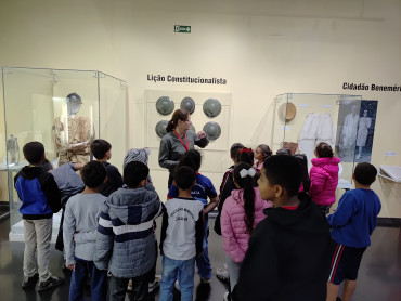 Foto 21: Alunos de Quatá visitam o Museu Índia Vanuíre em Tupã