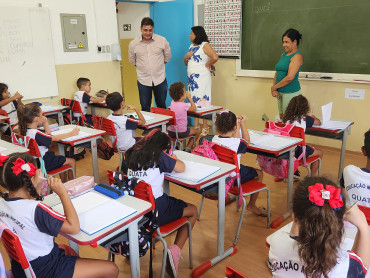 Foto 171: Volta às Aulas em Quatá: Alunos recebem Kit Escolar e Mimo especial
