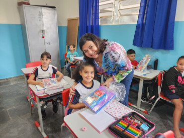 Foto 73: Volta às Aulas em Quatá: Alunos recebem Kit Escolar e Mimo especial