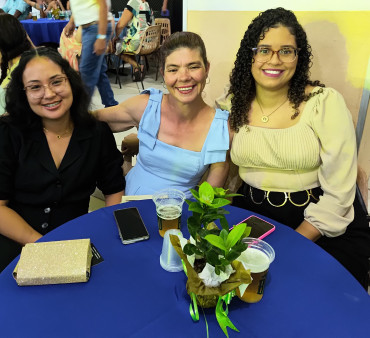 Foto 15: Funcionários Municipais de Quatá são homenageados com festa