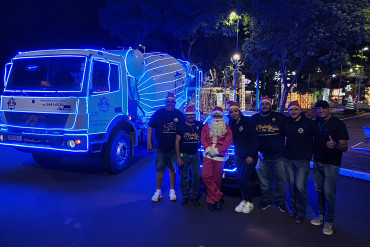 Foto 52: Natal de Luz da G10 Concreto leva carreata natalina às ruas de Quatá