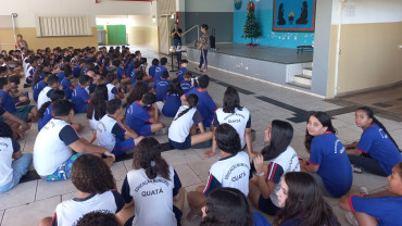 Foto 27: Alunos e usuários recebem orientações sobre prevenção e controle do diabetes 