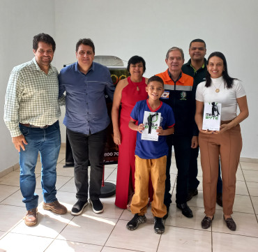 Foto 7: Alunos de Quatá são premiados no 3º Concurso Cultural 