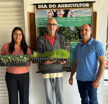 Notícia Produtores Rurais recebem doação de mudas em comemoração ao Dia do Agricultor
