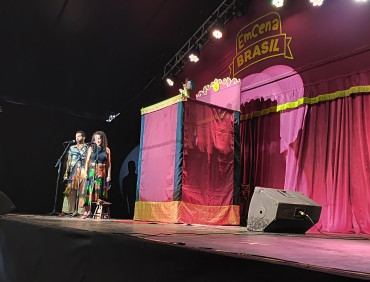 Foto 38: Quatá recebe Palco Móvel Emcena Brasil Edição Certame