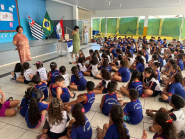 Foto 52: Novos uniformes são entregues para os alunos da Rede Municipal de Quatá