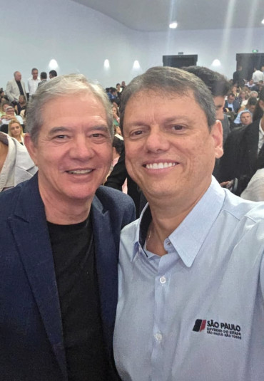 Foto 2: Quatá é contemplada com veículo 0km para o Fundo Social - Programa Equipagem, em evento no Palácio dos Bandeirantes