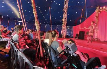 Foto 13: Ação cultural proporciona entretenimento no Circo para usuários de serviços municipais de Quatá