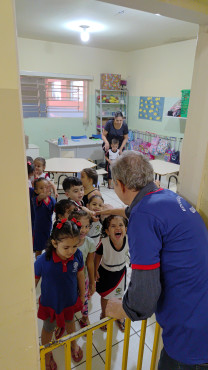 Foto 7: Novos uniformes são entregues para os alunos da Rede Municipal de Quatá