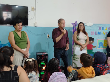 Foto 84: Alunos de Quatá recebem material escolar e são recepcionados com acolhimento e carinho no primeiro dia de aula