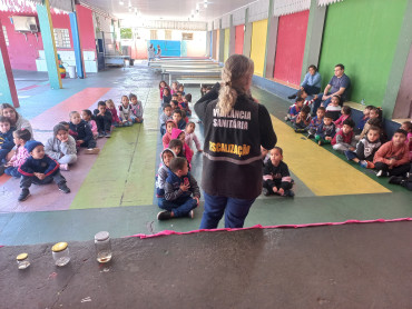Foto 30: Ação educativa em combate e Dengue e o Escorpião
