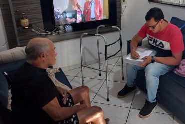 Foto 27: Quatá recebe novas cadeiras de rodas e banho