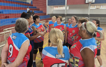 Foto 51: Quatá celebra o Dia do Idoso com partida de voleibol adaptado