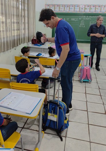 Foto 16: Novos uniformes são entregues para os alunos da Rede Municipal de Quatá
